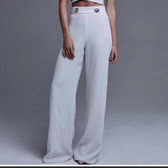 Zara Pants - Zara White wide leg with two gold buttons - XS